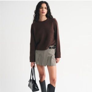 Abercrombie & Fitch XS Dark Brown Crewneck Sweater Cozy Preppy Knit